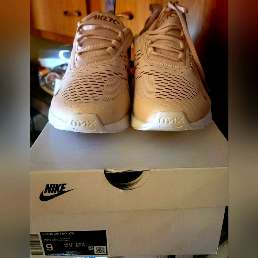 Nike Air Max 270